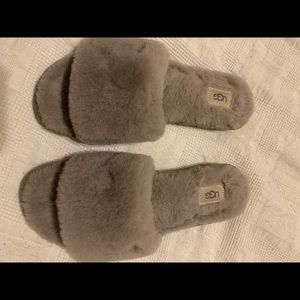 UGG SLIPPERS